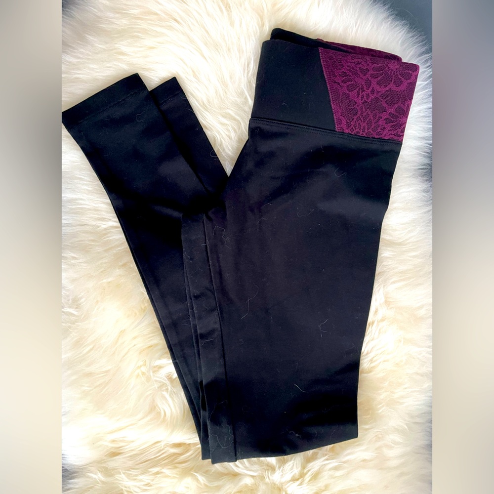 VS Pink yoga leggings